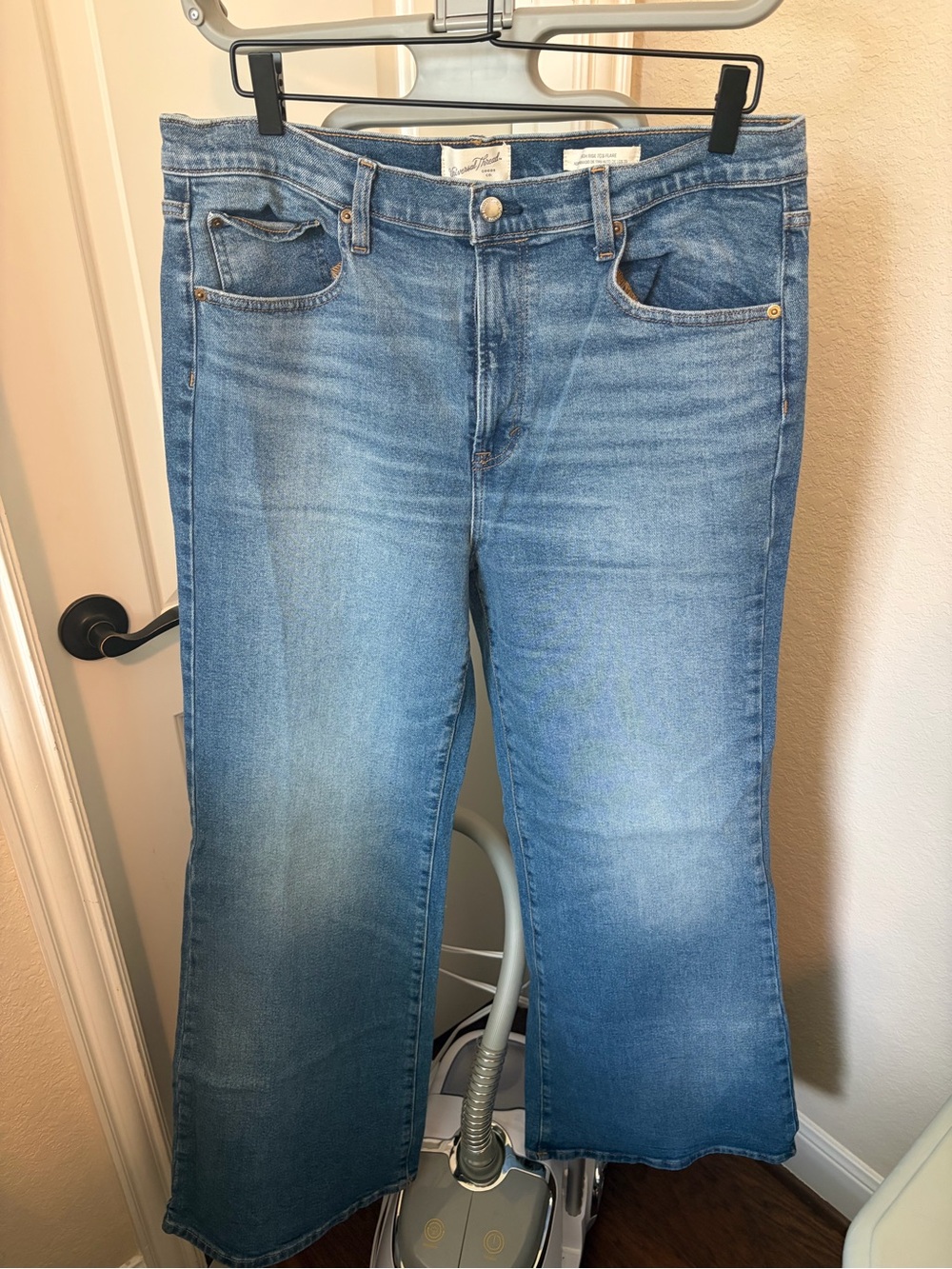 Universal Thread Women's Wide-Leg Jeans - Light Blue Denim